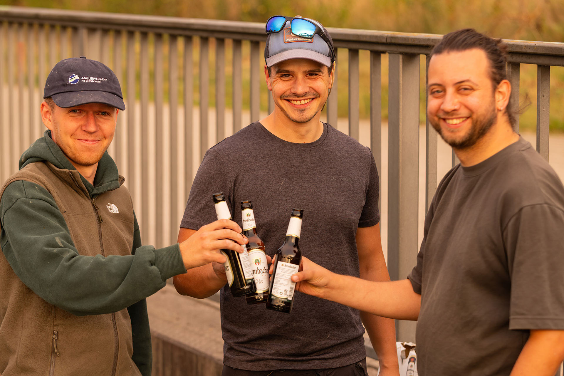 Befischung des Mittellandkanal abgeschlossen - Zeit für ein Feierabendbier