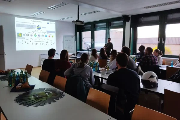 260408_Fuehrung_Rotaract_E.Cyrus (42)